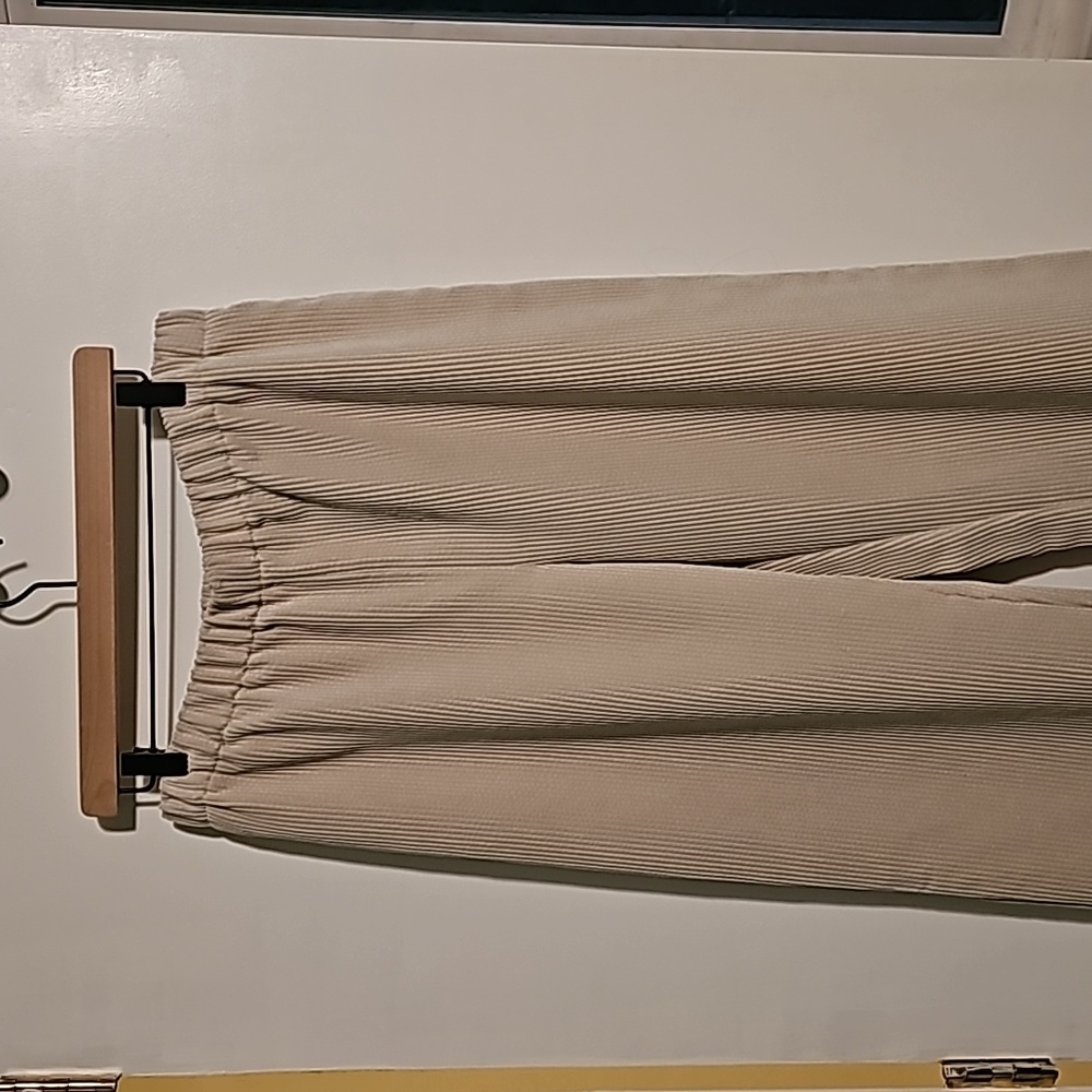 NWOT BDG Urban Outfitters Cream Corduroy Straight Legged Pull On Pants